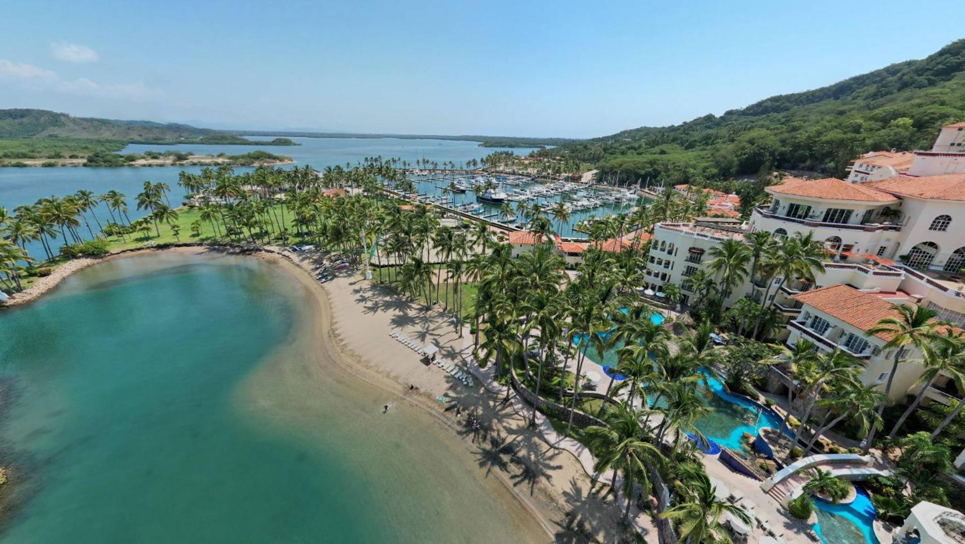 Grand Isla Navidad Golf & Spa Resort With Marina バラ・デ・ナビダード エクステリア 写真 Aerial view of the resort